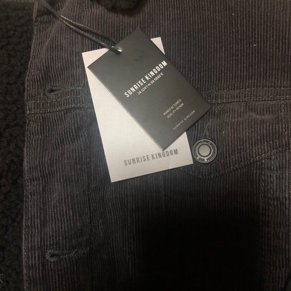 Black corduroy jacket with teddy fleece inside - Picture 2 of 3